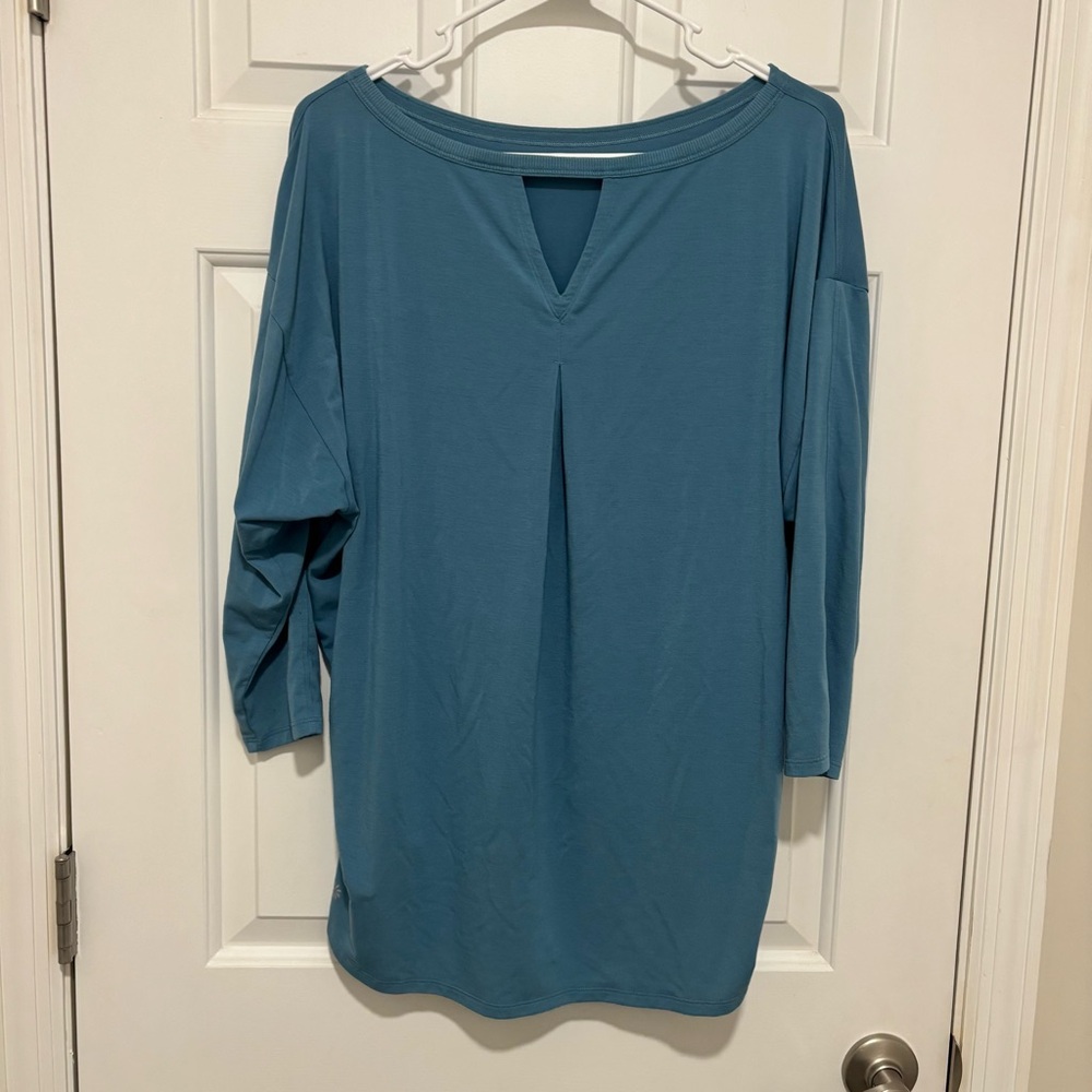 Athleta Skylark Ease In Top Athleisure 3/4 Sleeve Top women’s medium